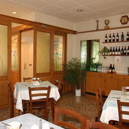 Veduggio con Colzano Hotel Molteni מראה חיצוני תמונה