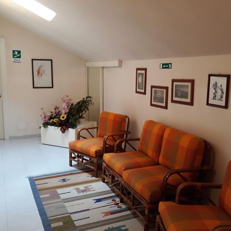 Veduggio con Colzano Hotel Molteni מראה חיצוני תמונה