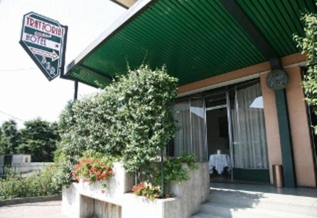 Veduggio con Colzano Hotel Molteni מראה חיצוני תמונה